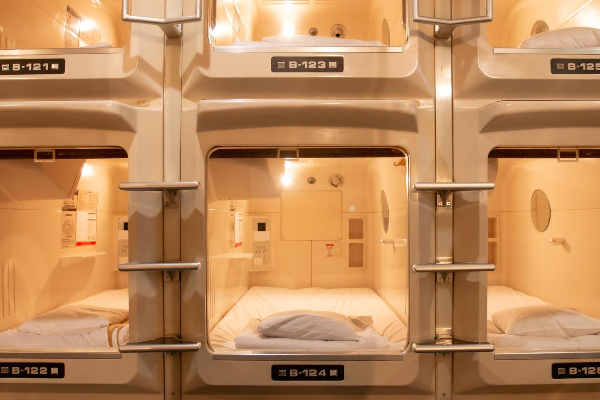 Hotel cápsula Capsule Asahi Plaza Shinsaibashi - Men's Only Osaka